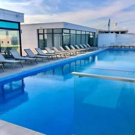 Onix Infinity Pool & 29 *