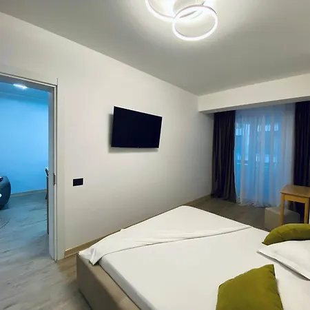 Onix Infinity Pool & 29